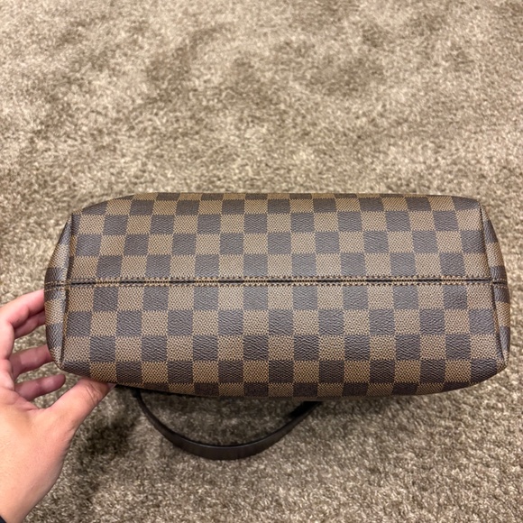 Authentic LV medium shoulder bag - Picture 3 of 8